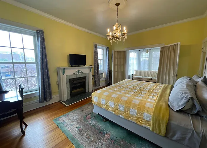 The Holiday Chalet Victorian