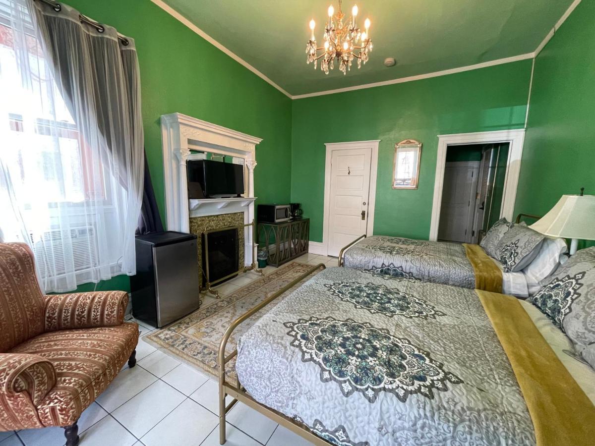 Hotel The Holiday Chalet Victorian 3*