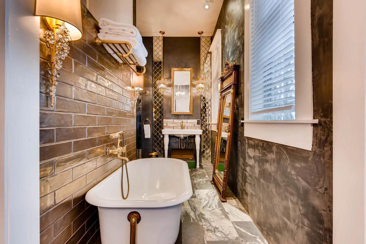 The Holiday Chalet Victorian Hotel 3*